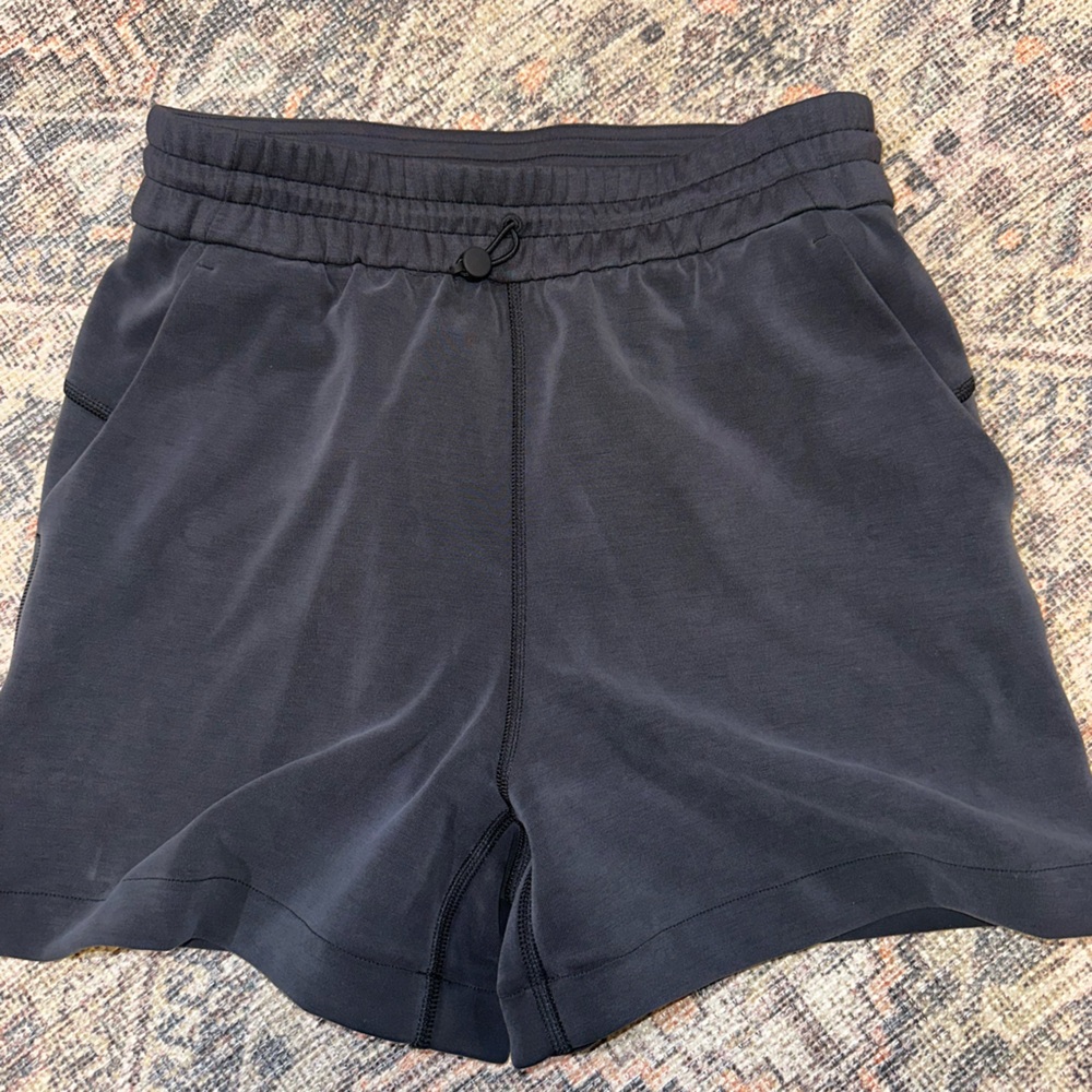 Lululemon Soft stream High Rise Short in Charcoal Grey